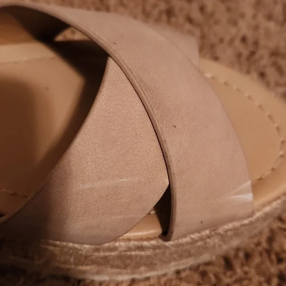 Women's Beige Platform Sandals Size 7.5 - Picture 11 of 13